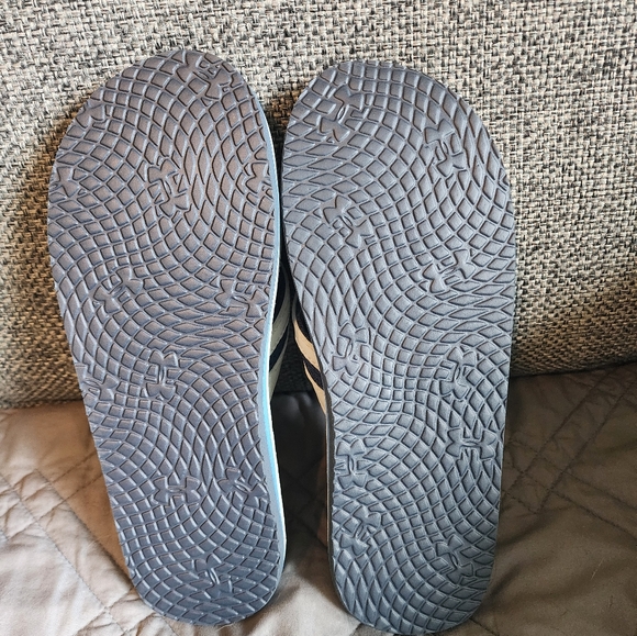Under Armour Camo Flip Flops - Picture 2 of 3